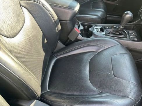 Used 2019 Jeep Cherokee Limited image 7