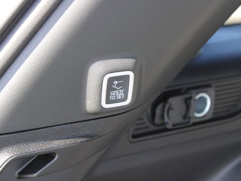 New 2026 Jeep Grand Cherokee Limited AWD/4WD image 9