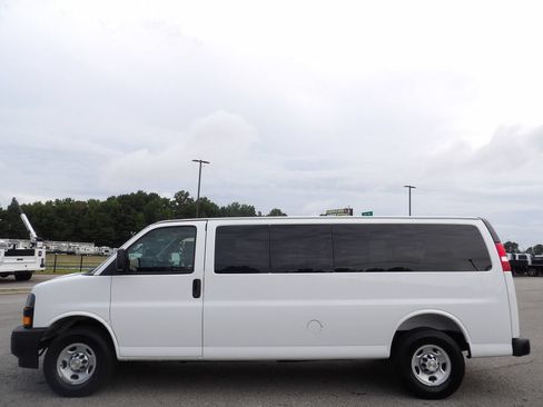 Used 2025 Chevrolet Express 3500 LS RWD image 63