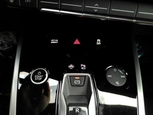 Used 2022 Audi Q4 e-tron Prestige AWD/4WD image 45