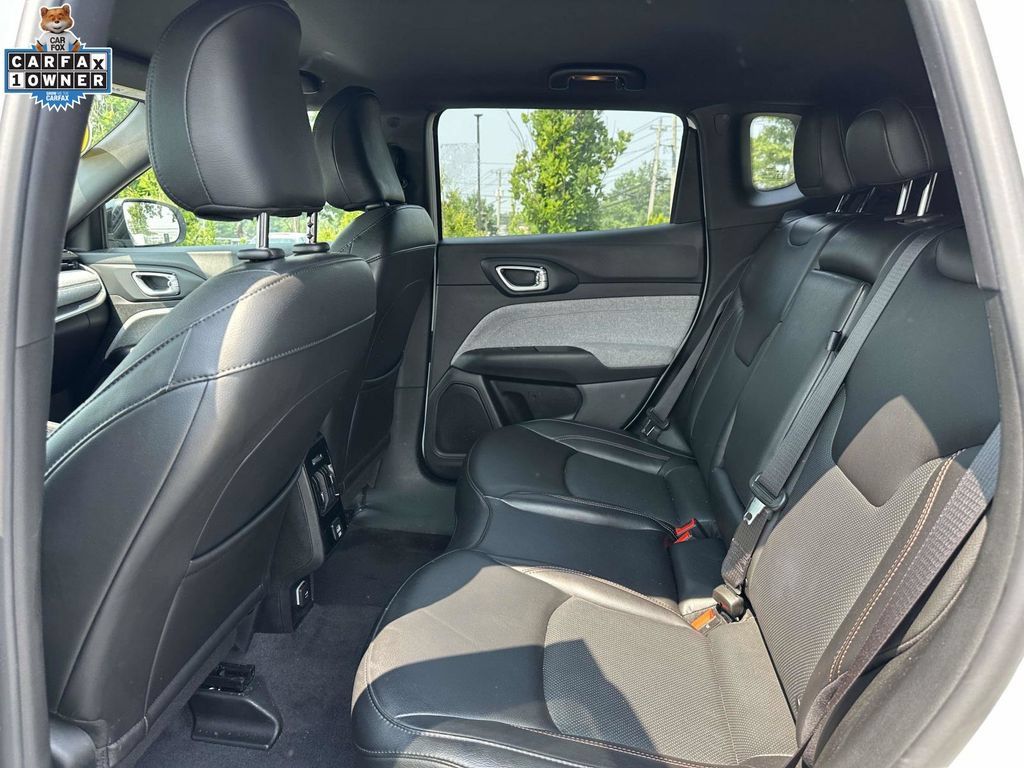 Used 2023 Jeep Compass Latitude AWD/4WD image 10