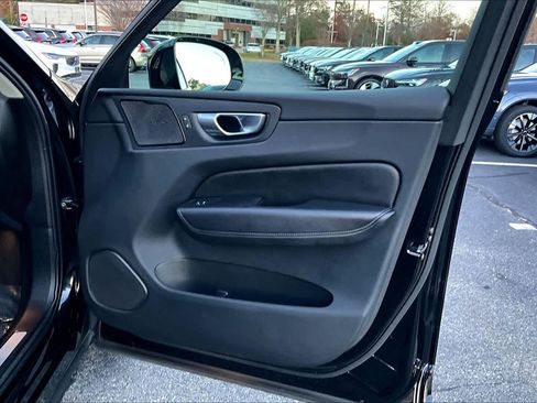 Certified 2024 Volvo XC60 B5 Plus w/ Protection Package Premier image 22