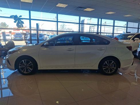 Certified 2023 Kia Forte LXS w/ LXS Technology Package image 7