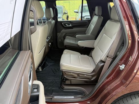 Certified 2023 GMC Yukon SLT image 12