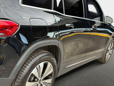 Used 2023 Mercedes-Benz EQB 250+ image 17