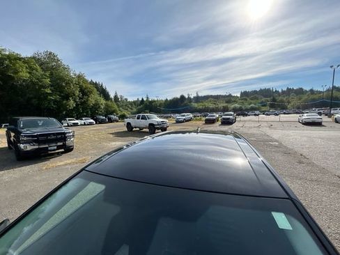 Used 2024 Ford Edge SEL AWD/4WD image 19