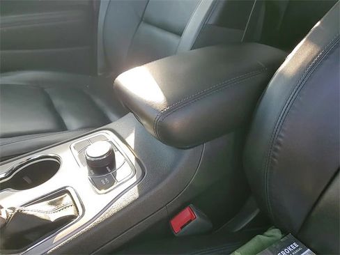 Used 2021 Jeep Grand Cherokee Limited image 20