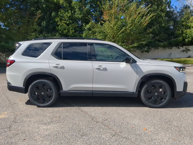 New 2026 Honda Pilot Black Edition image 3
