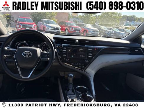 Used 2020 Toyota Camry XLE FWD image 15