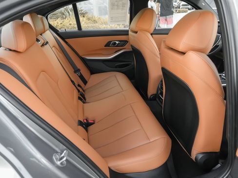 Used 2024 BMW 330i Sedan w/ Convenience Package RWD image 38