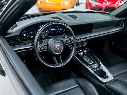 Used 2020 Porsche 911 Carrera 4S AWD/4WD image 2