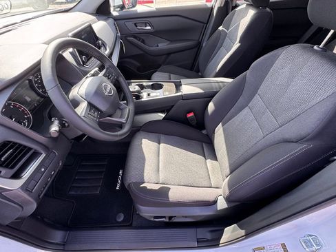 New 2026 Nissan Rogue SV FWD image 9