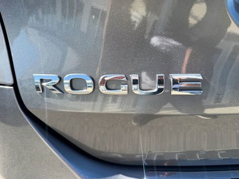 Used 2015 Nissan Rogue S AWD/4WD image 22