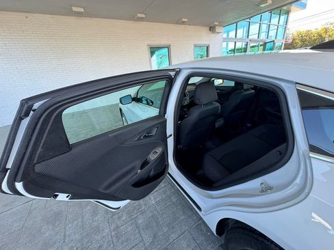 Used 2023 Chevrolet Malibu LS FWD image 18