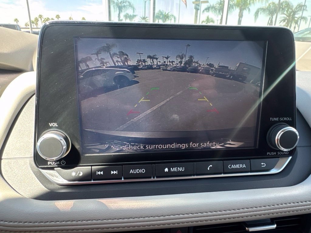 Used 2023 Nissan Rogue SV FWD image 23