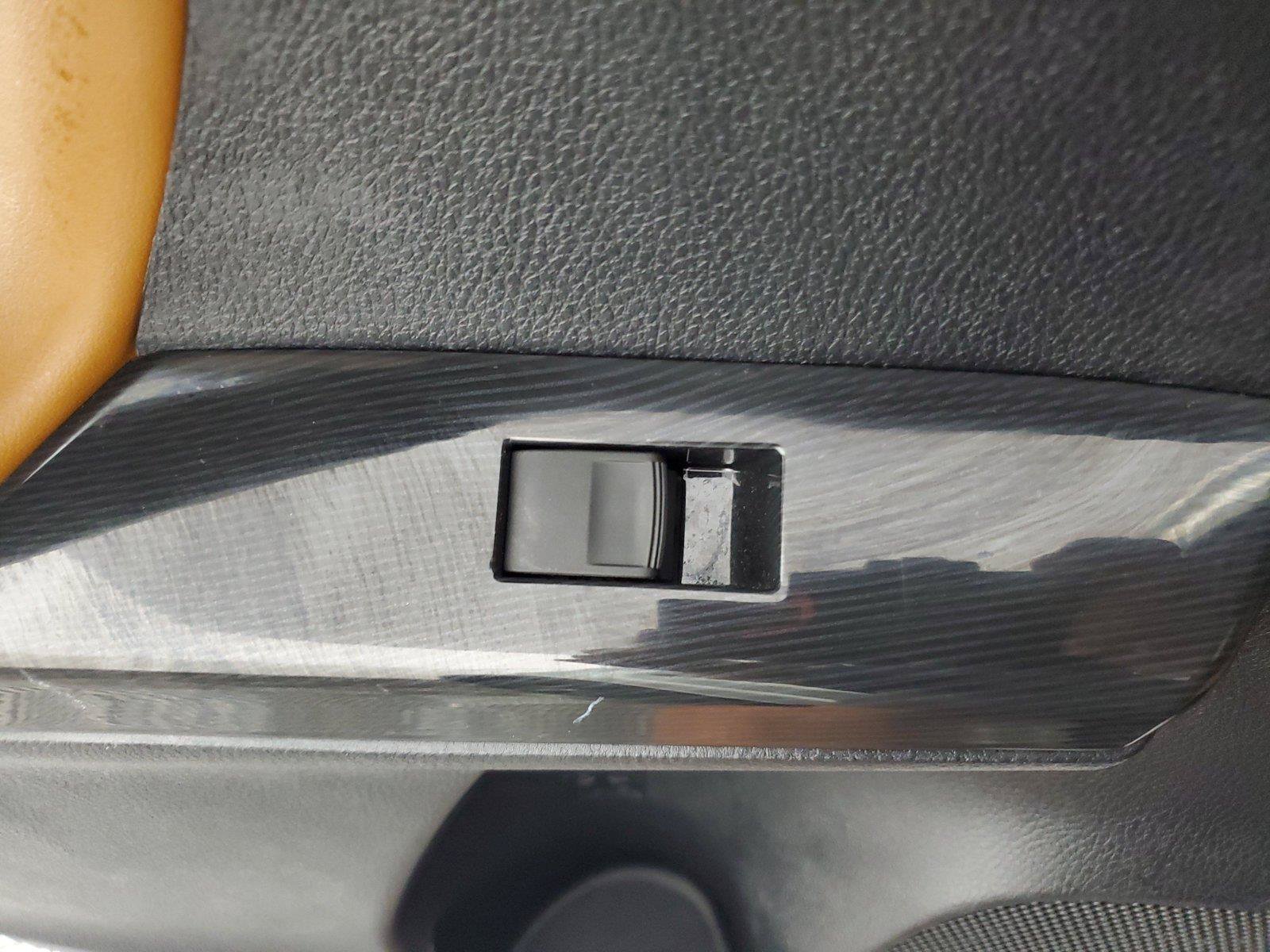 Used 2016 Toyota RAV4 SE FWD image 19