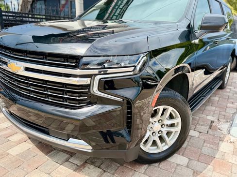 Used 2023 Chevrolet Suburban LT RWD image 21