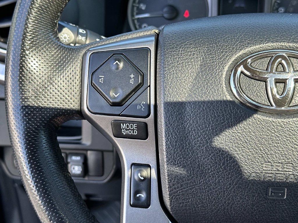 Used 2017 Toyota Tacoma Limited w/ Tow Package AWD/4WD image 31