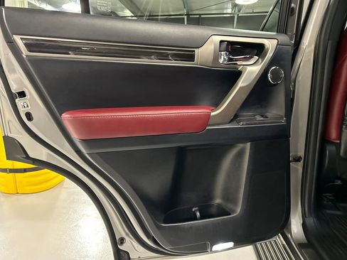 Used 2020 Lexus GX 460 Luxury w/ Luxury Sport Package AWD/4WD image 23