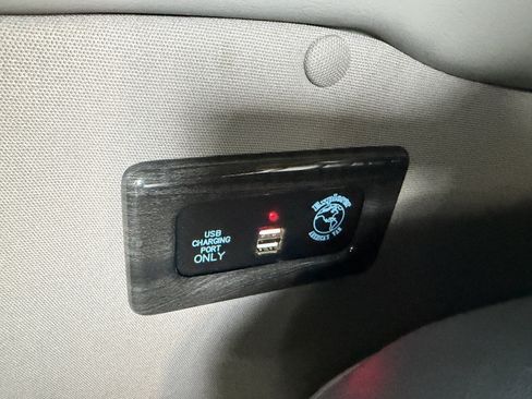 Used 2013 GMC Savana 1500 RWD image 38