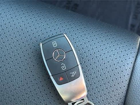 Certified 2025 Mercedes-Benz GLS 450 4MATIC image 39