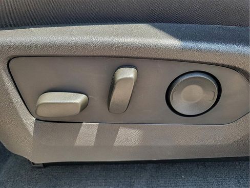 New 2025 GMC Canyon Elevation w/ Convenience Package image 15