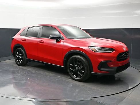 Used 2024 Honda HR-V Sport image 3