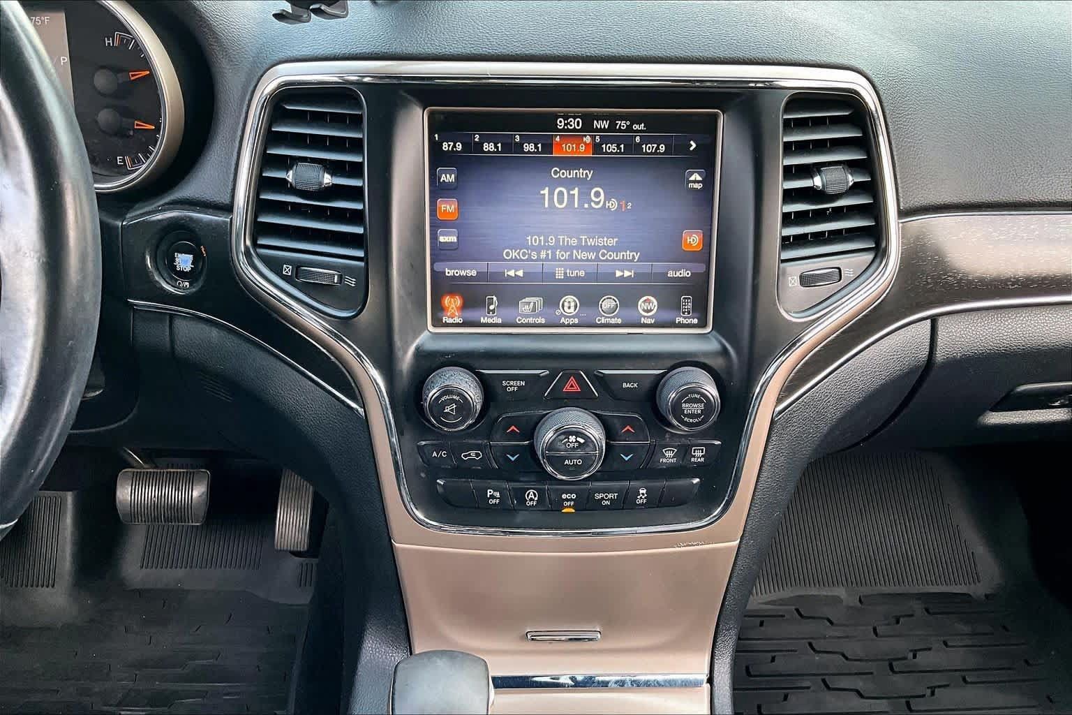 Used 2017 Jeep Grand Cherokee Limited w/ Luxury Group II AWD/4WD image 6