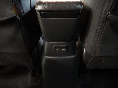Used 2019 Nissan Kicks SR FWD image 28