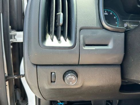 Used 2021 Chevrolet Colorado LT w/ Fleet Safety Package image 15