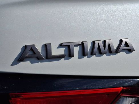 Certified 2023 Nissan Altima 2.5 SV w/ SV Premium Package AWD/4WD image 33
