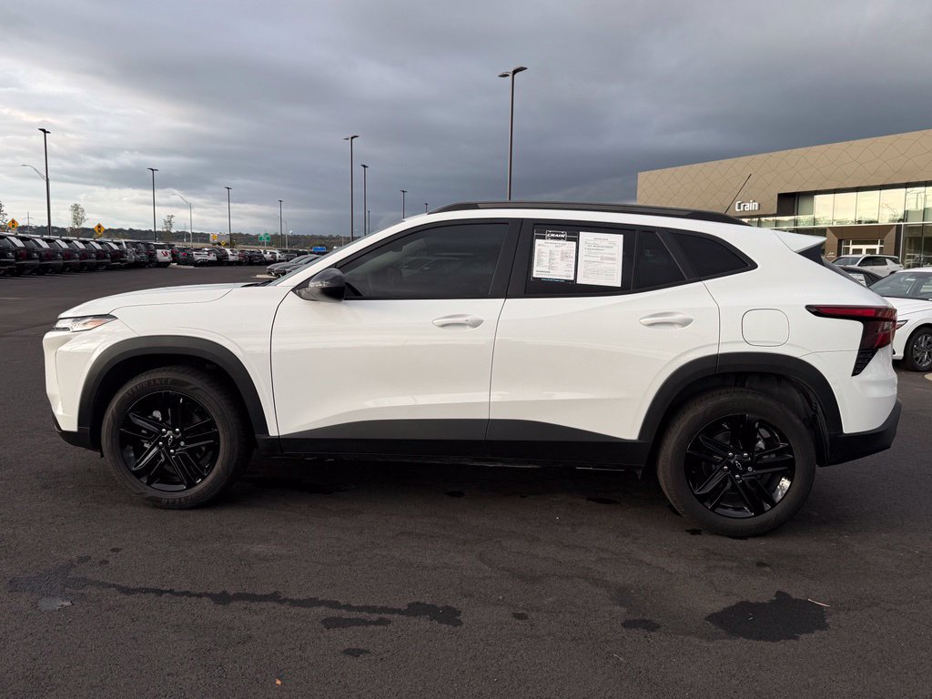 Used 2026 Chevrolet Trax ACTIV FWD image 9