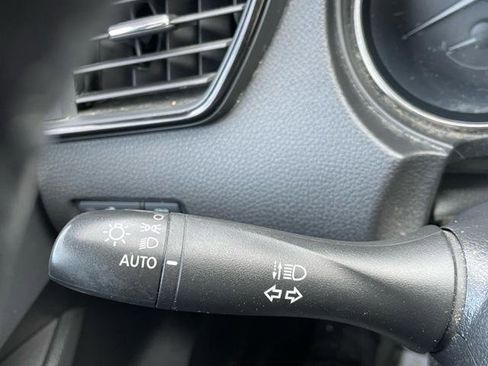 Used 2020 Nissan Rogue SV image 21