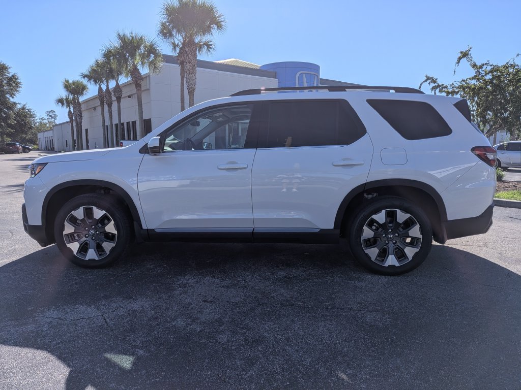 New 2026 Honda Pilot Touring image 7