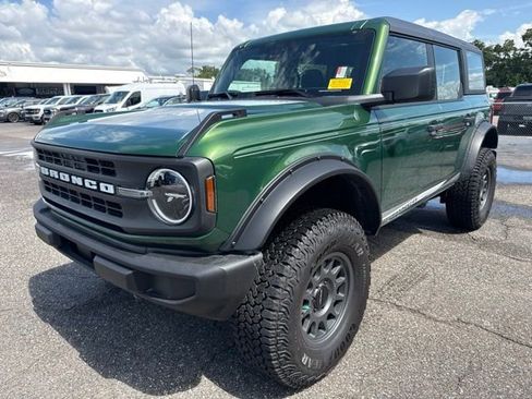 Used 2025 Ford Bronco 4-Door AWD/4WD image 2