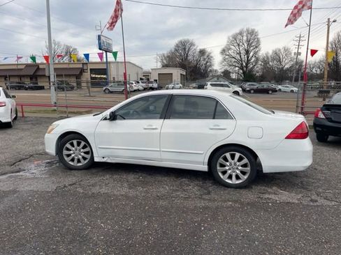 Used 2007 Honda Accord SE image 2