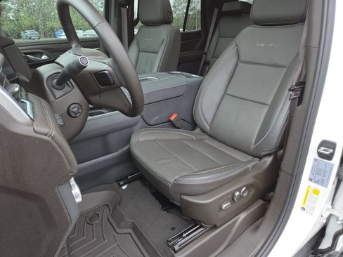 Used 2024 GMC Yukon Denali AWD/4WD image 29