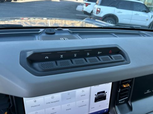 Certified 2022 Ford Bronco Badlands w/ Sasquatch Package image 28