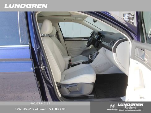 Used 2022 Volkswagen Tiguan SE image 9