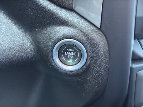 Used 2021 Chevrolet Silverado 1500 LT AWD/4WD image 18