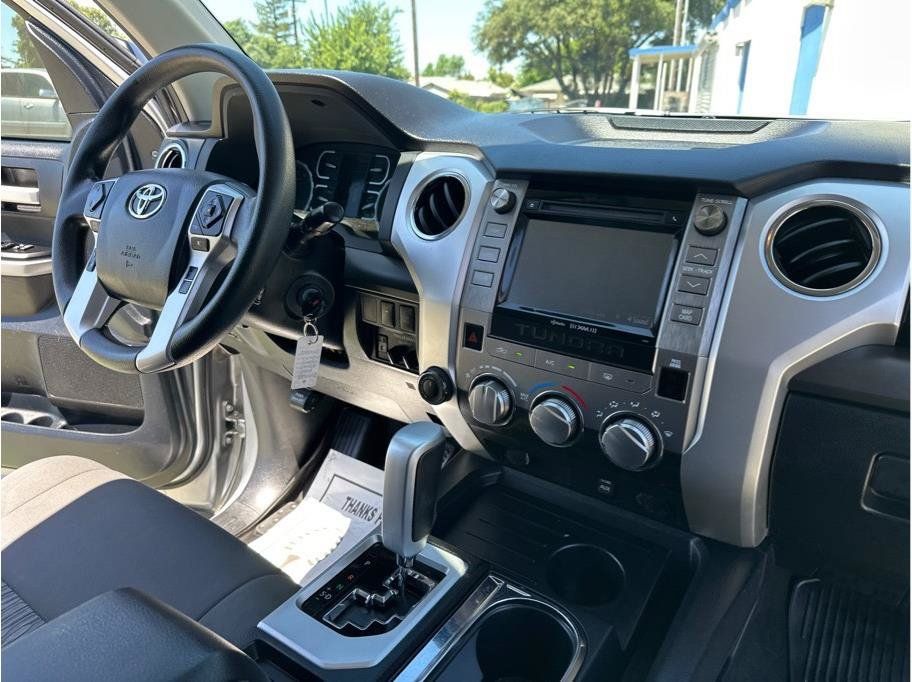 Used 2019 Toyota Tundra SR5 w/ SR5 Upgrade Package AWD/4WD image 19