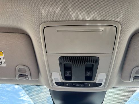 Used 2023 Honda Pilot Touring image 18