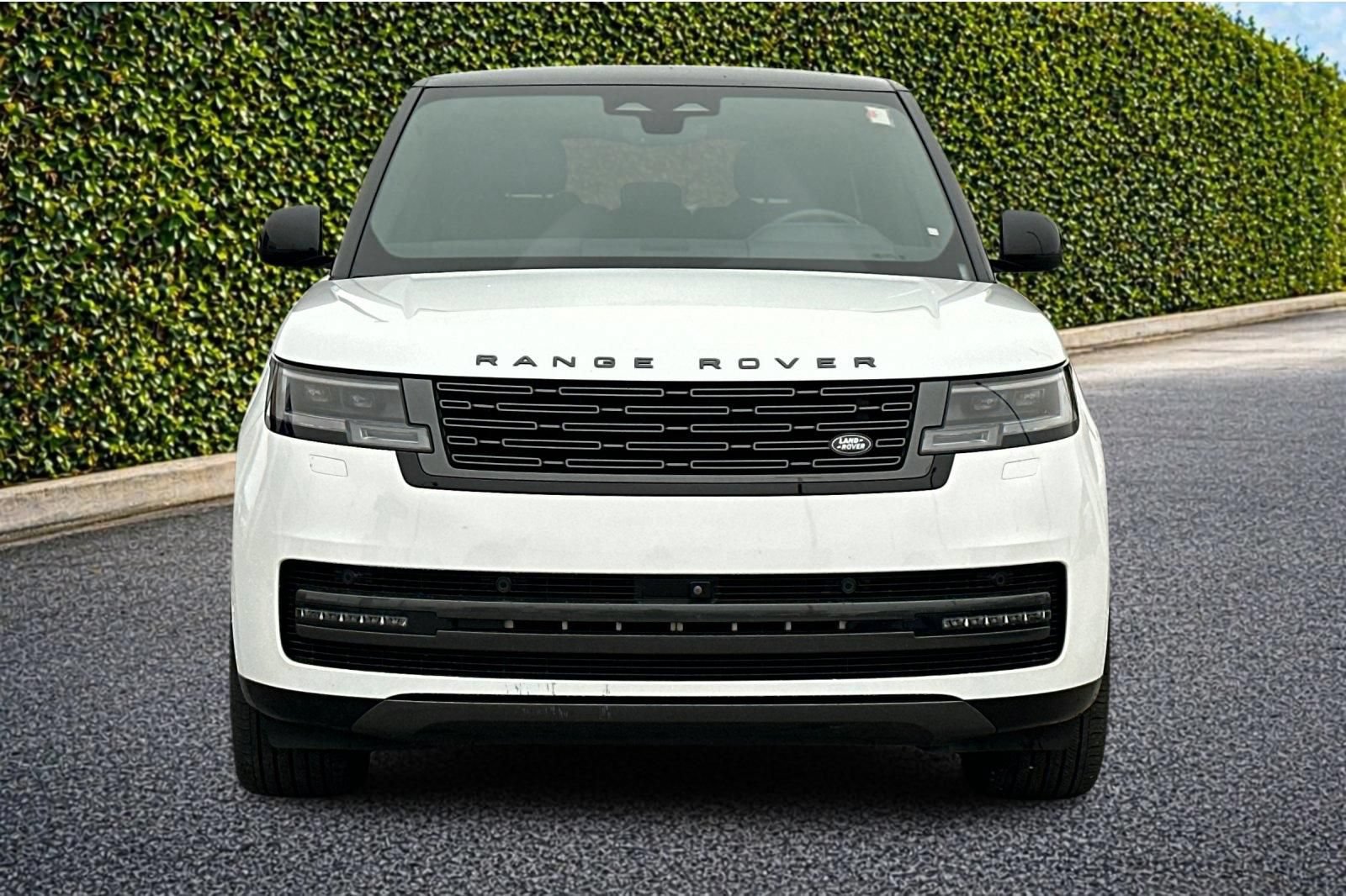 Used 2024 Land Rover Range Rover Long Wheelbase SE AWD/4WD image 9