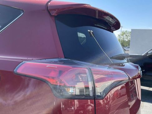 Used 2017 Toyota RAV4 XLE image 19