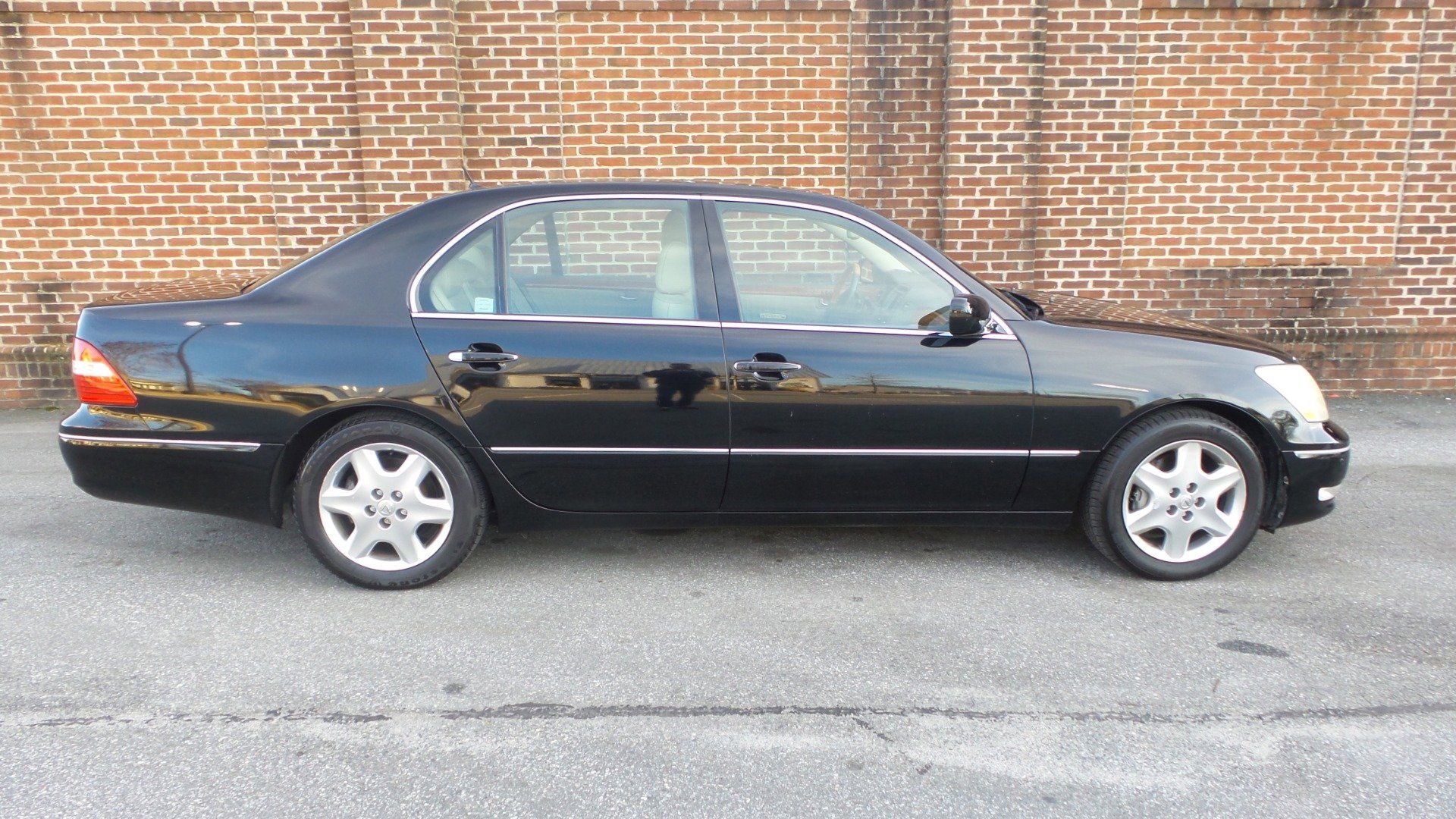 Used 2004 Lexus LS 430 RWD image 16