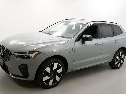 Certified 2024 Volvo XC60 T8 Plus AWD/4WD image 6
