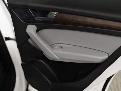 Certified 2022 Audi Q5 e Premium w/ Convenience Package image 23