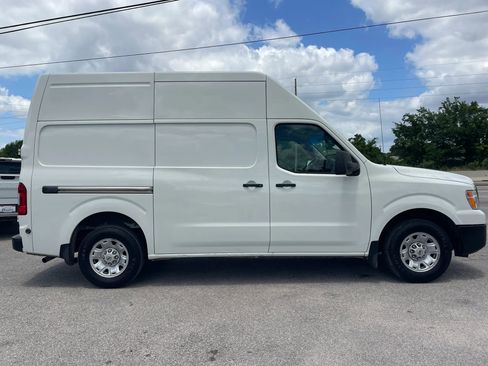 Used 2020 Nissan NV 2500 SV w/ Back Door Glass Package RWD image 4