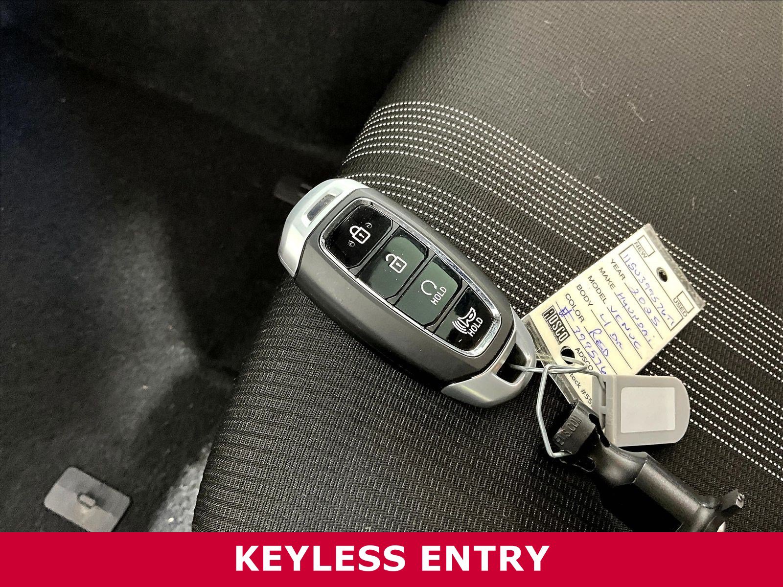 Used 2025 Hyundai Venue SEL FWD image 32