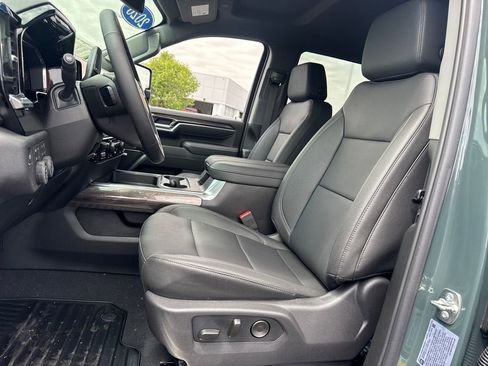 New 2026 Chevrolet Silverado 2500 LTZ w/ LTZ Convenience Package AWD/4WD image 17